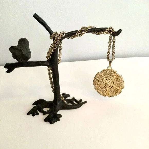 Vintage Womens Gold-tone Chain Cardinal Bird Enameled Pendant Necklace OS - Picture 3 of 9